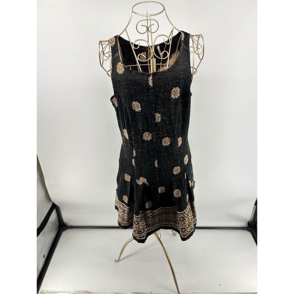 Free People Dresses & Skirts - Free People Black Gold Sleeveless Tapestry Dress  With Pockets  Women’s Size 8